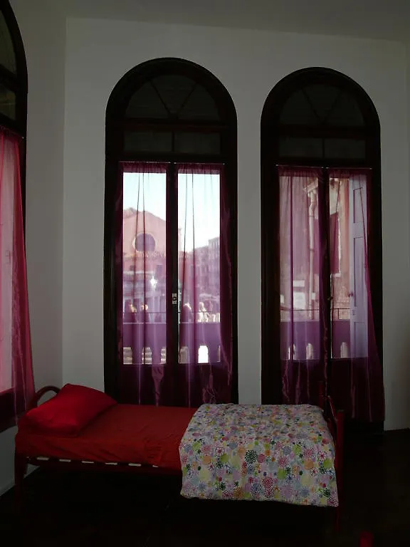 Veniceluxury Hostel
